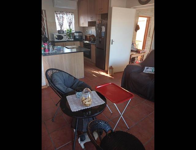 2 BEDROOM TOWNHOUSE FOR SALE IN BERG-EN-DAL